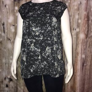 maternity top by Liz Lange size M